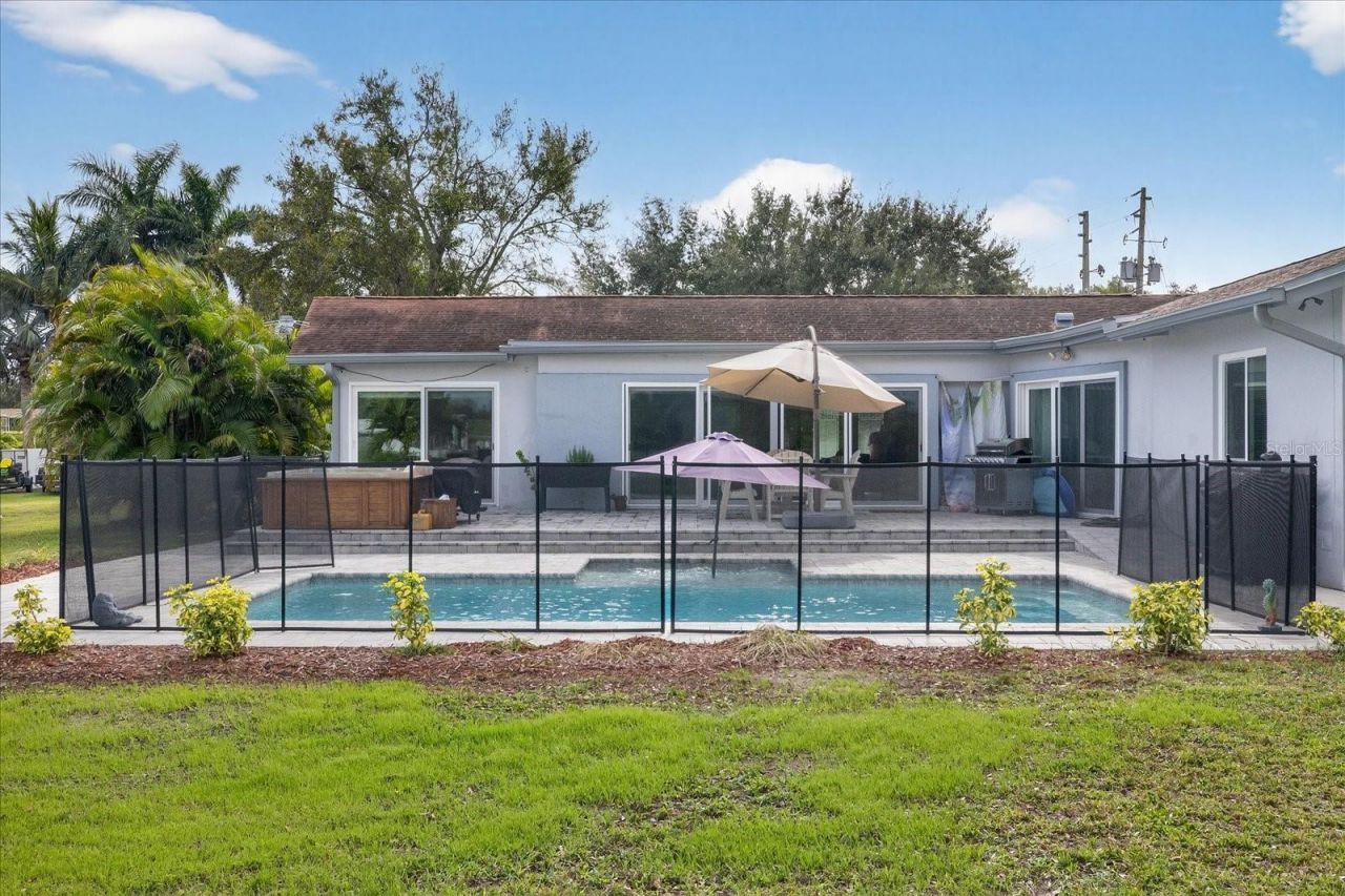 853 Seacrest Drive, Largo, FL 33771 Photo