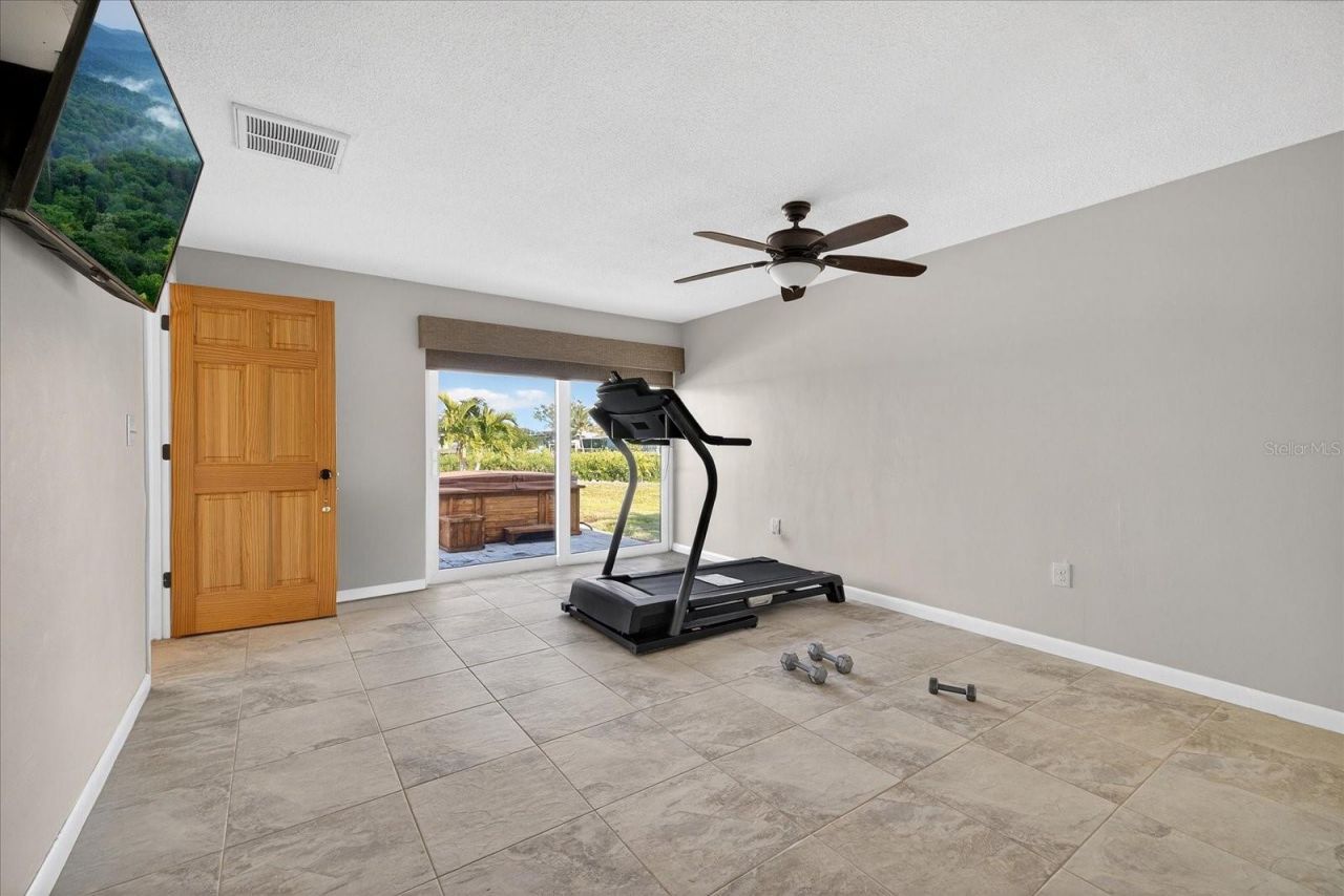 853 Seacrest Drive, Largo, FL 33771 Photo