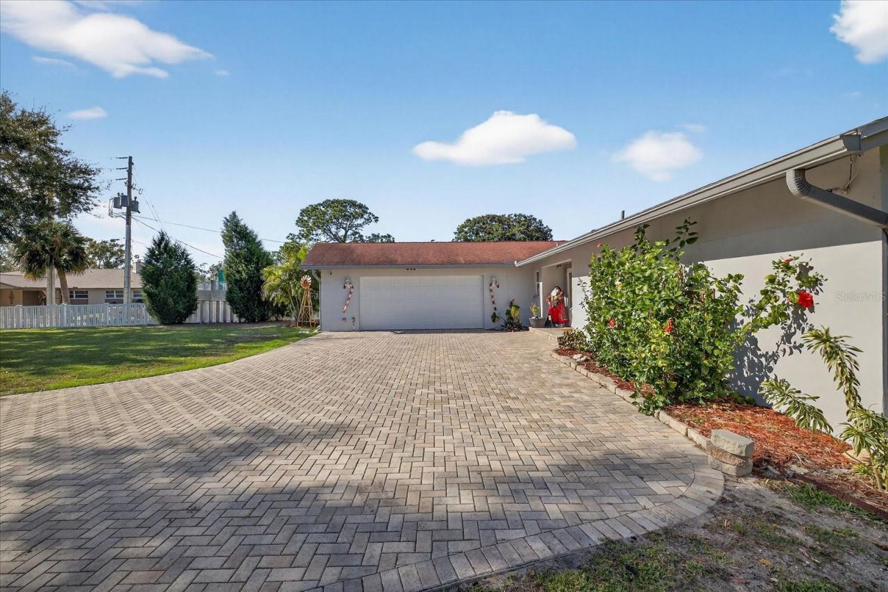 853 Seacrest Drive, Largo, FL 33771 Photo