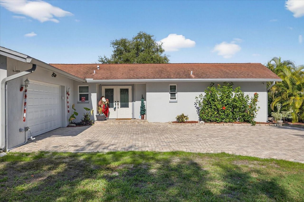 853 Seacrest Drive, Largo, FL 33771 Photo