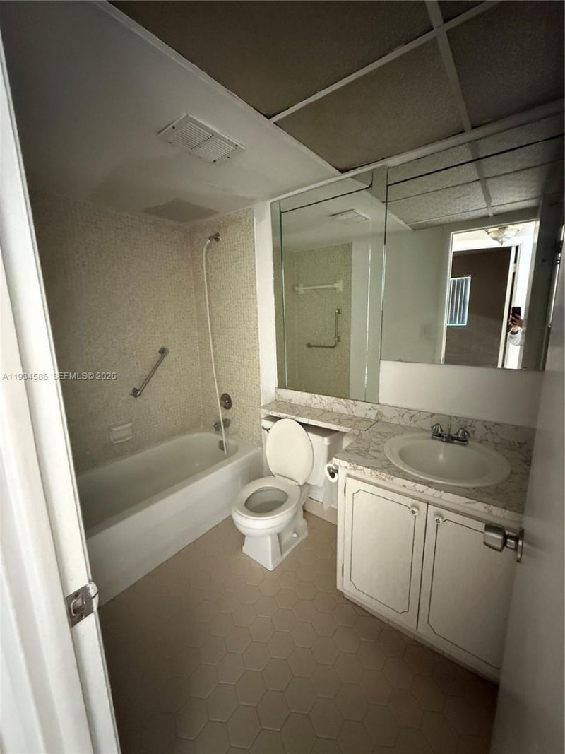 8100 Sunrise Lakes Blvd , Unit 109, Sunrise, FL 33322 Photo