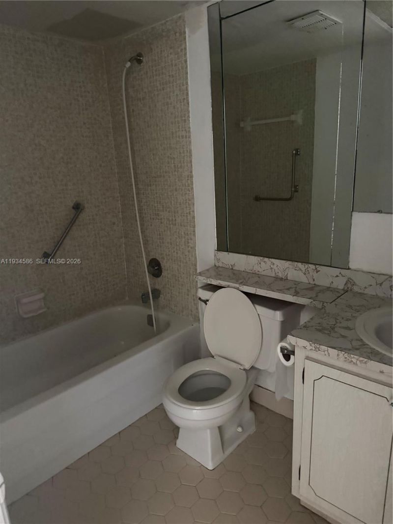 8100 Sunrise Lakes Blvd , Unit 109, Sunrise, FL 33322 Photo
