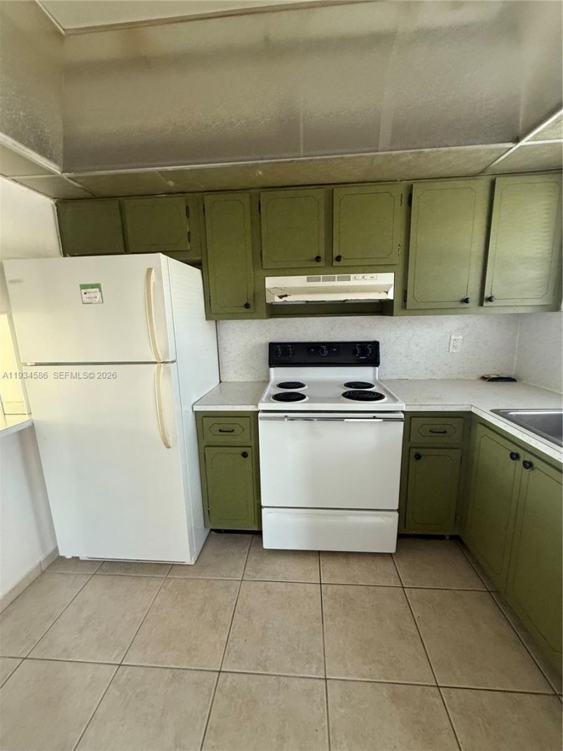 8100 Sunrise Lakes Blvd , Unit 109, Sunrise, FL 33322 Photo