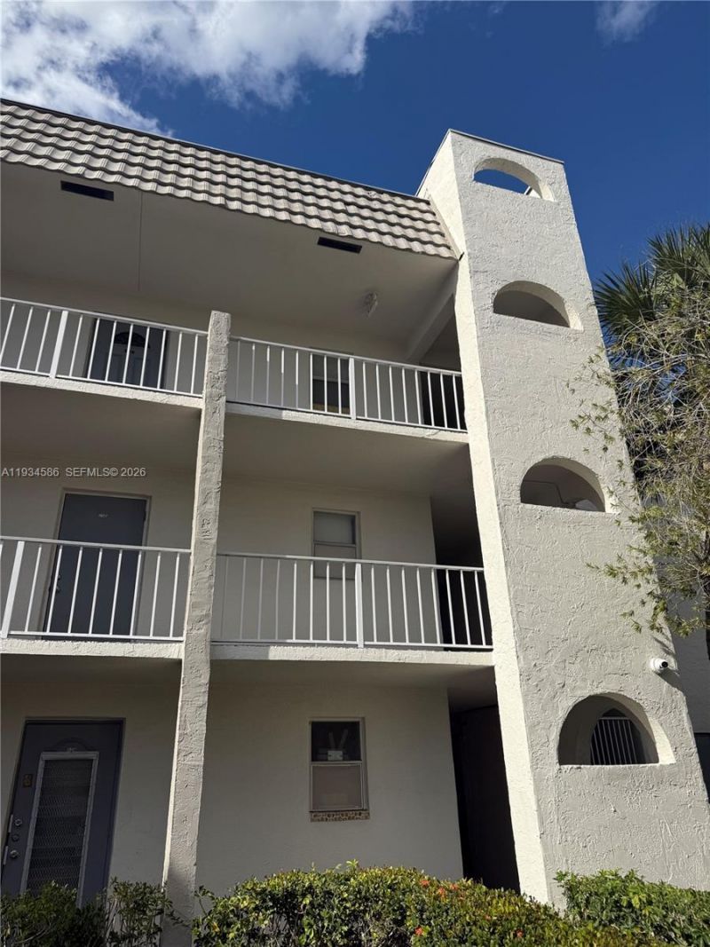 8100 Sunrise Lakes Blvd , Unit 109, Sunrise, FL 33322 Photo