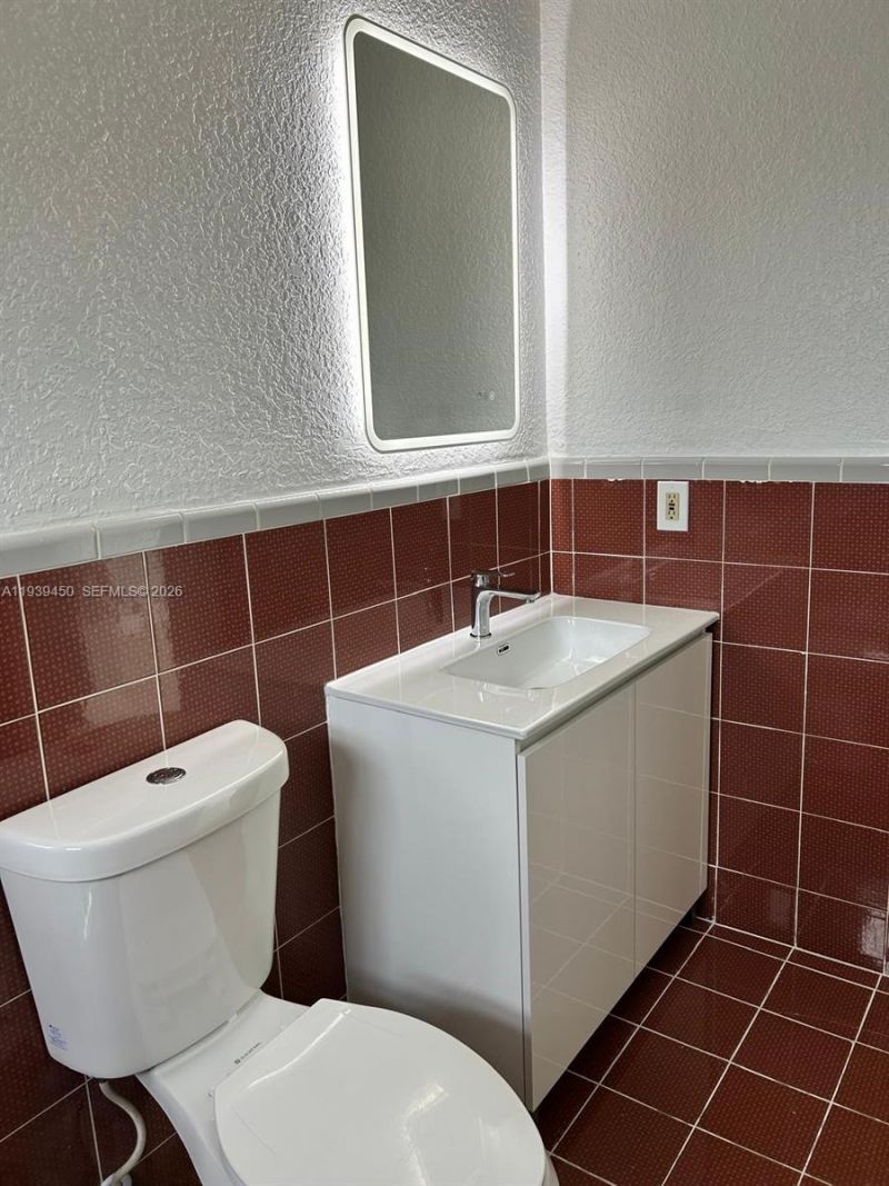948 E 47th St, Unit 948 A, Hialeah, FL 33013 Photo