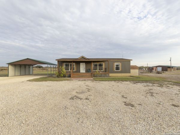 300 Private Road 2743, Moore, TX 78057