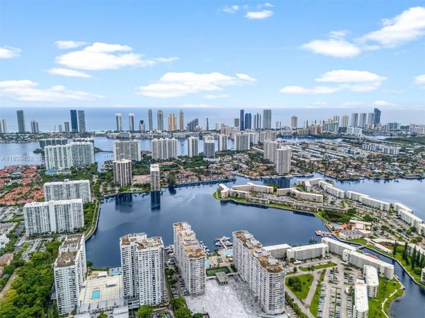 18021 Biscayne Blvd, Unit 304, Aventura, FL 33160