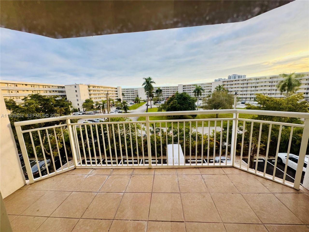 18021 Biscayne Blvd, Unit 304, Aventura, FL 33160 Photo