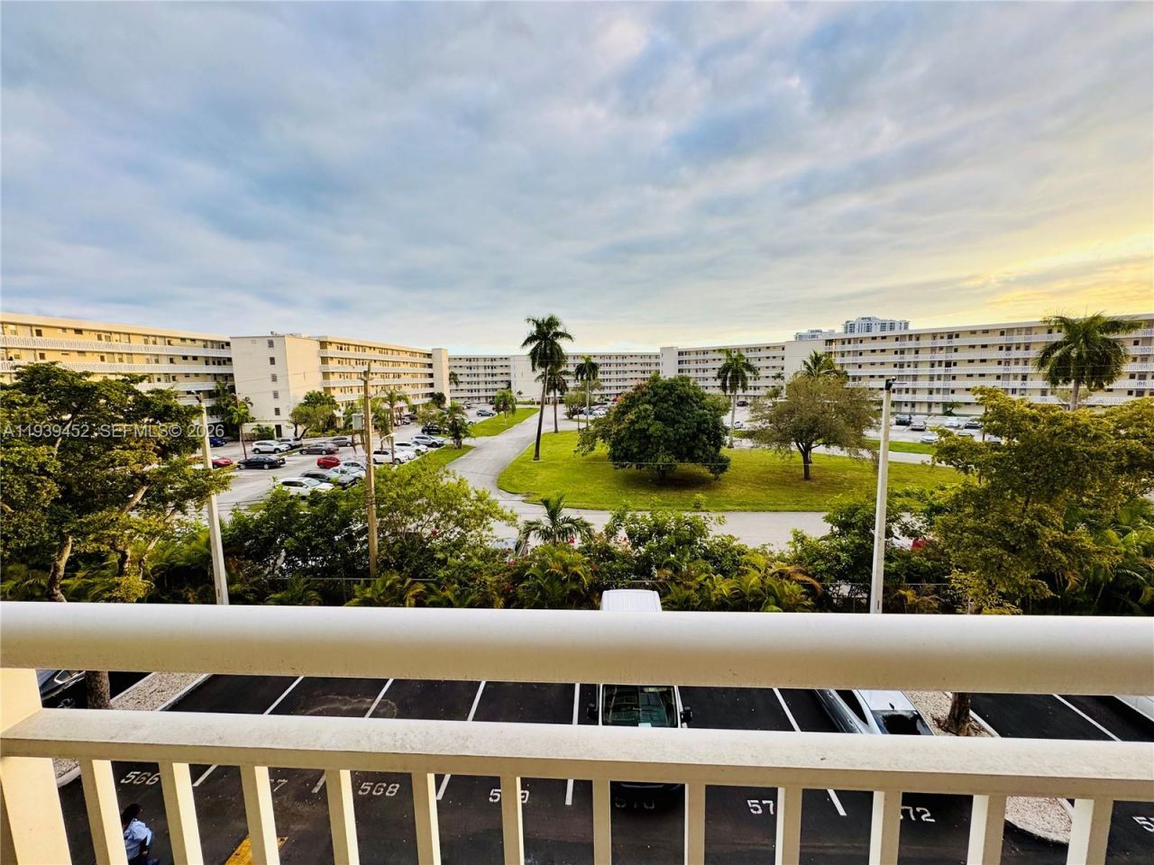 18021 Biscayne Blvd, Unit 304, Aventura, FL 33160 Photo