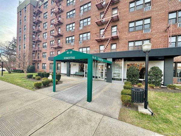 84-09 155th Avenue, Unit 3H, Howard Beach, NY 11414
