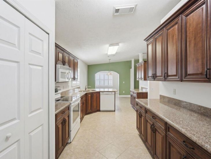 6144 Alexandria Circle, Fort Pierce, FL 34982