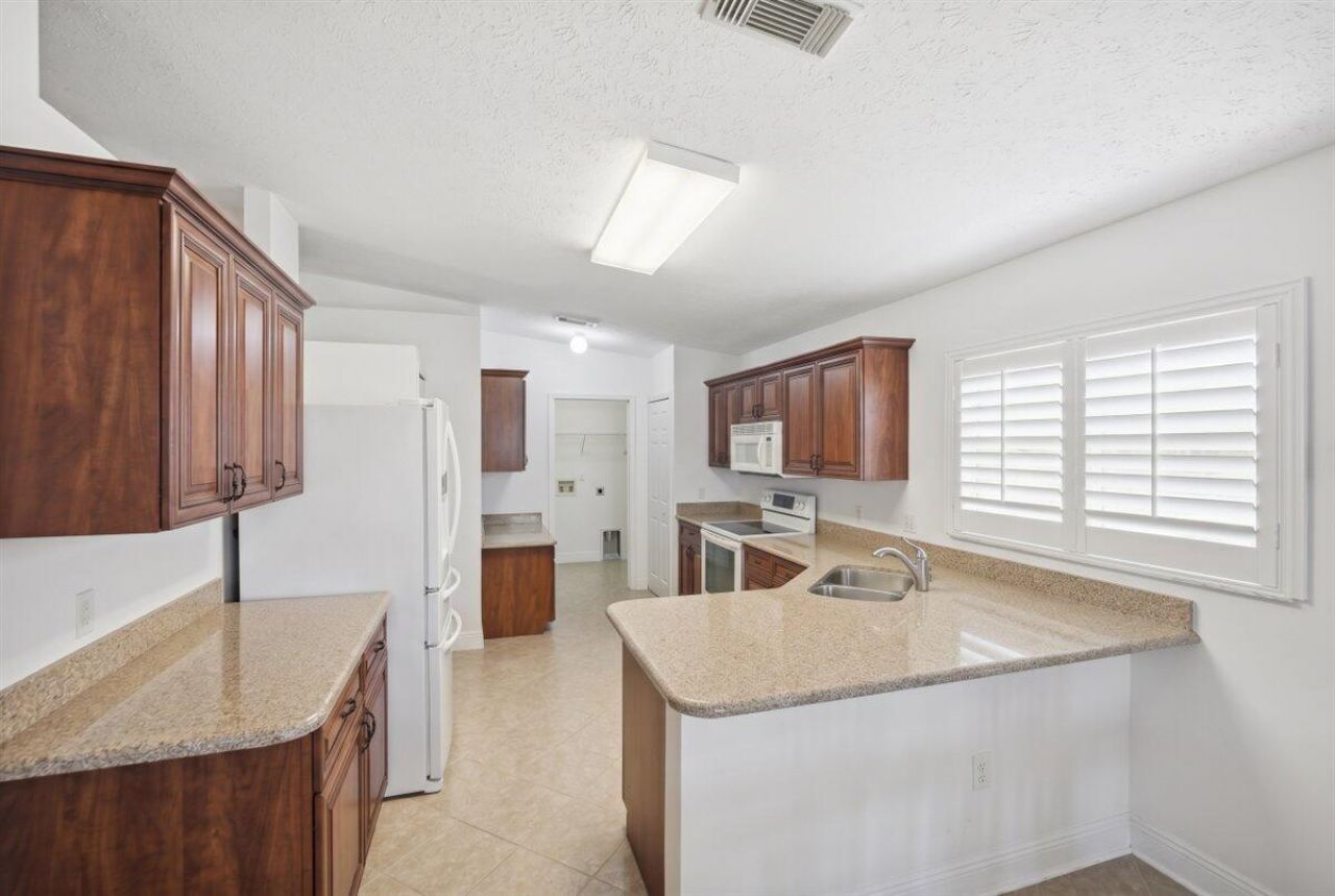6144 Alexandria Circle, Fort Pierce, FL 34982 Photo