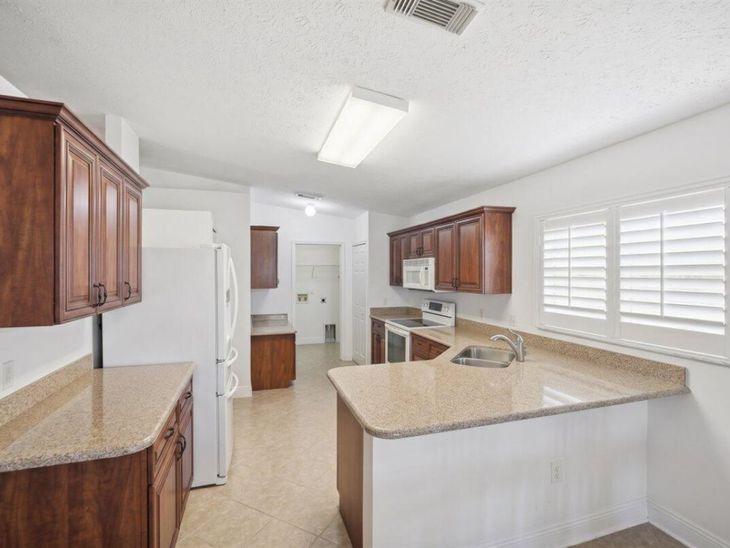 6144 Alexandria Circle, Fort Pierce, FL 34982