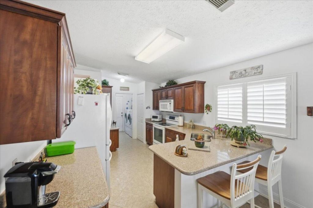 6144 Alexandria Circle, Fort Pierce, FL 34982 Photo