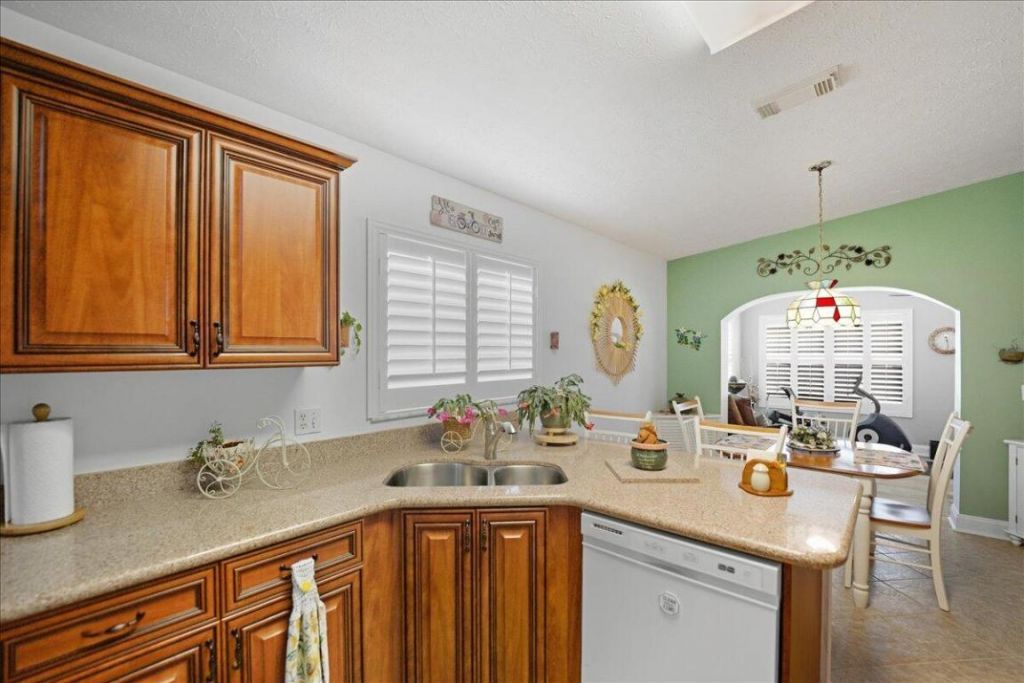 6144 Alexandria Circle, Fort Pierce, FL 34982 Photo