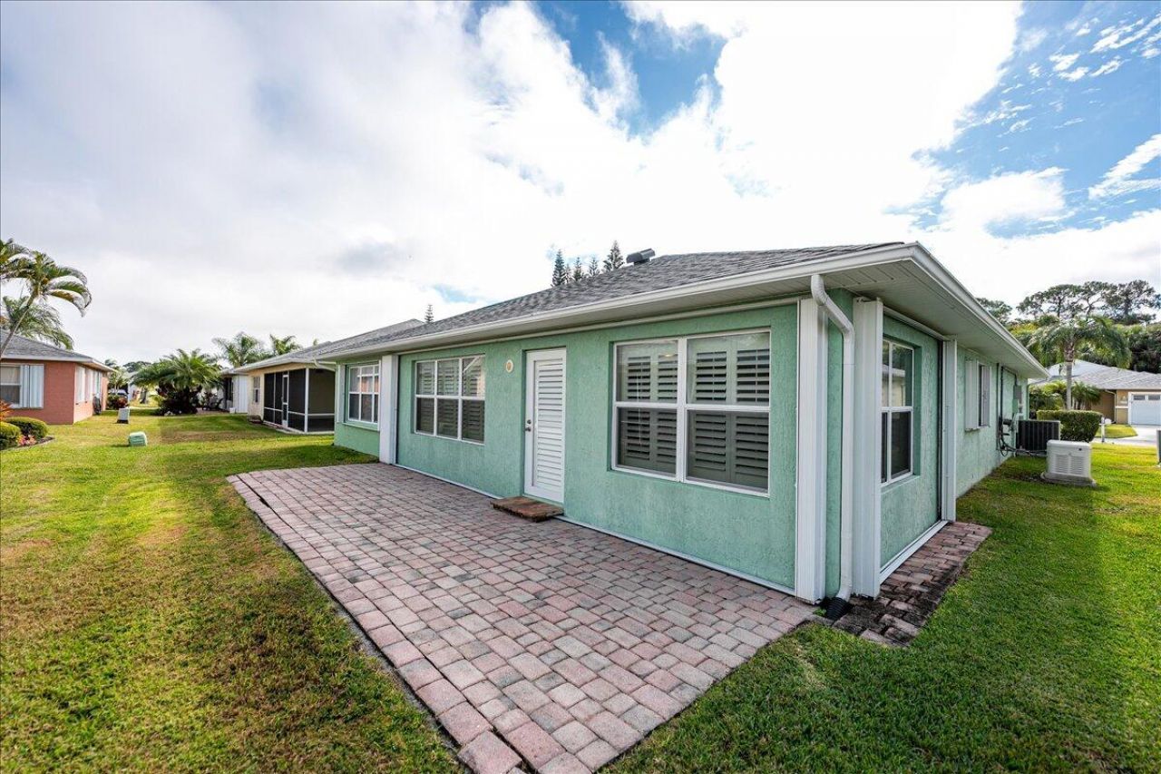 6144 Alexandria Circle, Fort Pierce, FL 34982 Photo