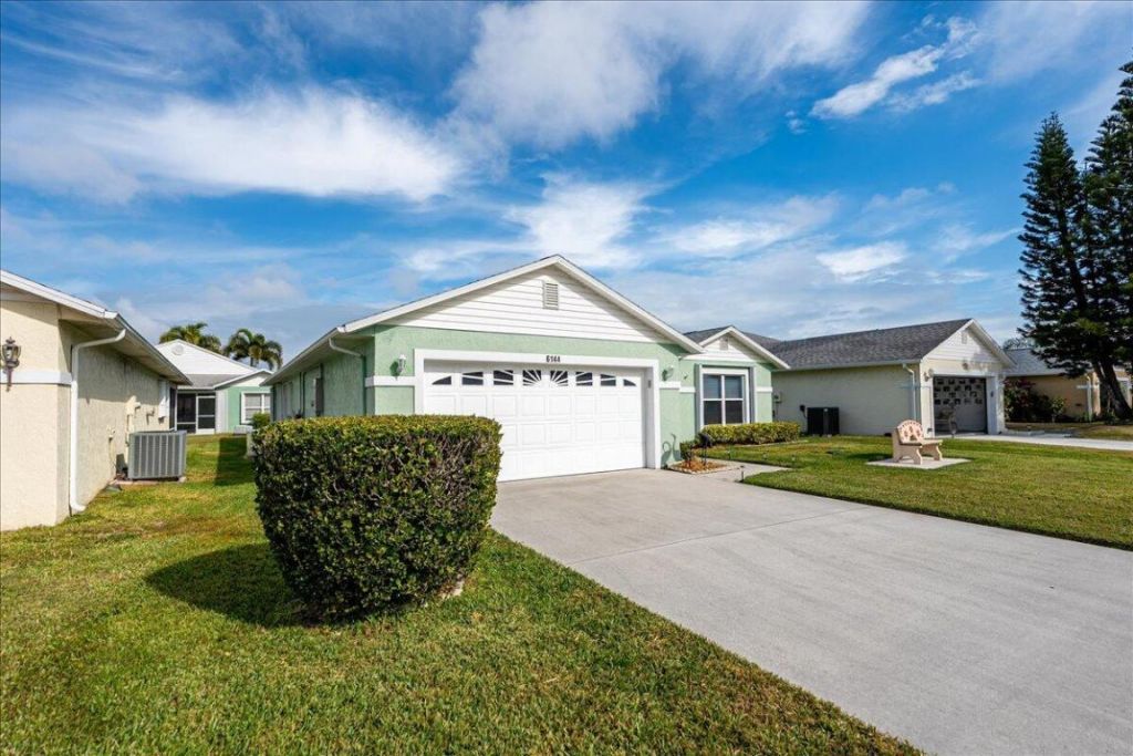6144 Alexandria Circle, Fort Pierce, FL 34982 Photo