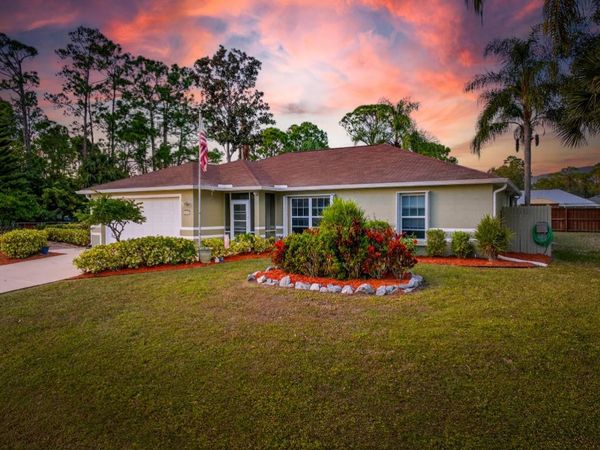 1585 Degamma Street NW, Palm Bay, FL 32907