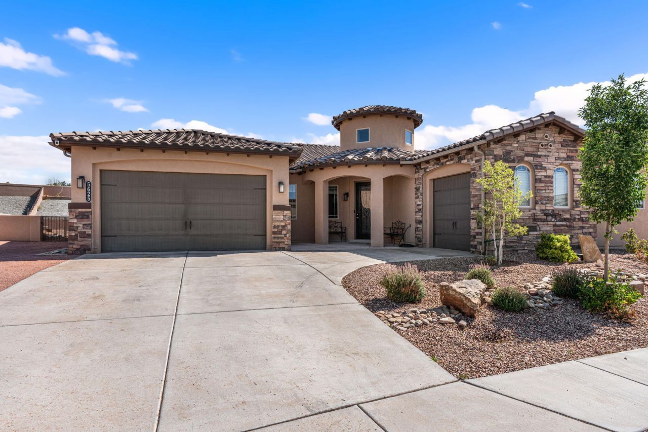 5625 Pikes Peak Loop Ne, Rio Rancho, NM 87144 Main Photo