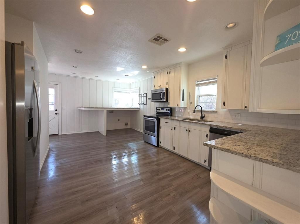 709 W Alabama Avenue, Chickasha, OK 73018 Main Photo