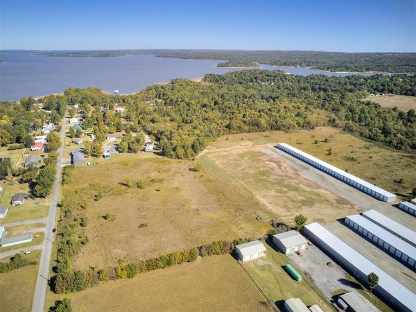 4 Hamilton Road, Eufaula, OK 74432