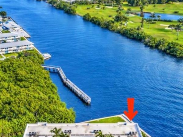 1 Colonial Club Drive, Unit 304, Boynton Beach, FL 33435