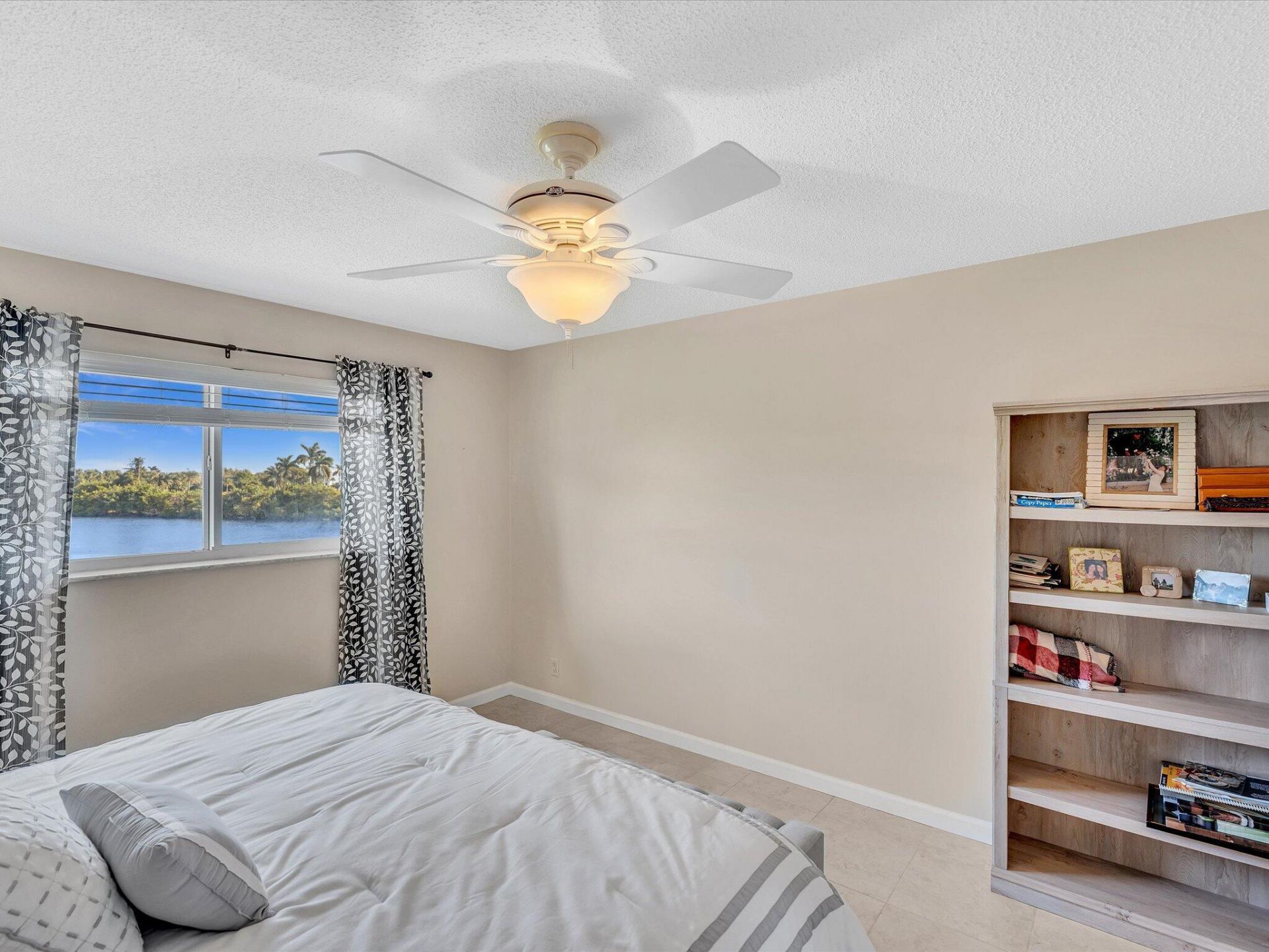 1 Colonial Club Drive, Unit 304, Boynton Beach, FL 33435 Photo