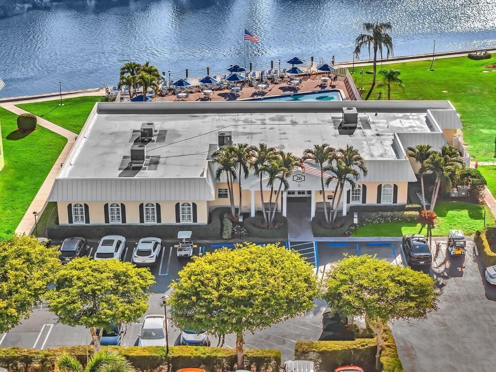 1 Colonial Club Drive, Unit 304, Boynton Beach, FL 33435 Photo