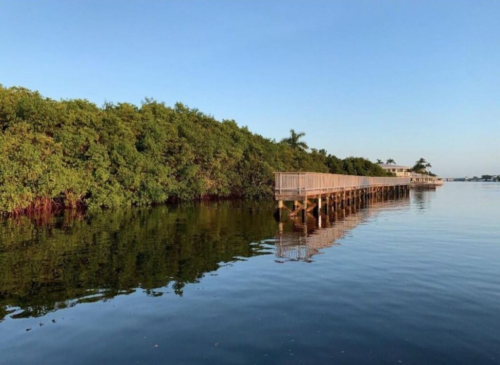 1 Colonial Club Drive, Unit 304, Boynton Beach, FL 33435 Photo