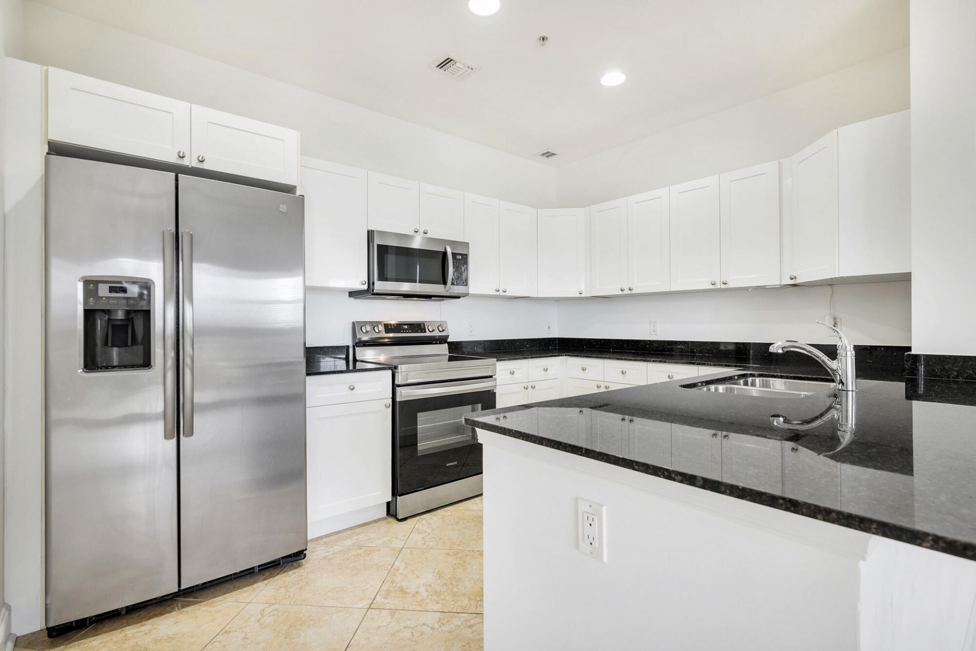 3960 N Flagler Drive, Unit 305, West Palm Beach, FL 33407 Photo