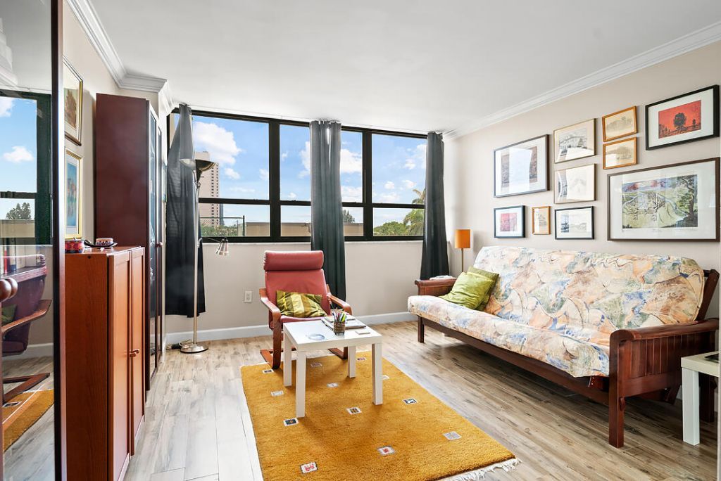 5600 N Flagler Drive, Unit 310, West Palm Beach, FL 33407 Photo