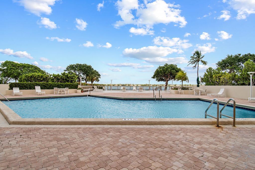 5600 N Flagler Drive, Unit 310, West Palm Beach, FL 33407 Photo