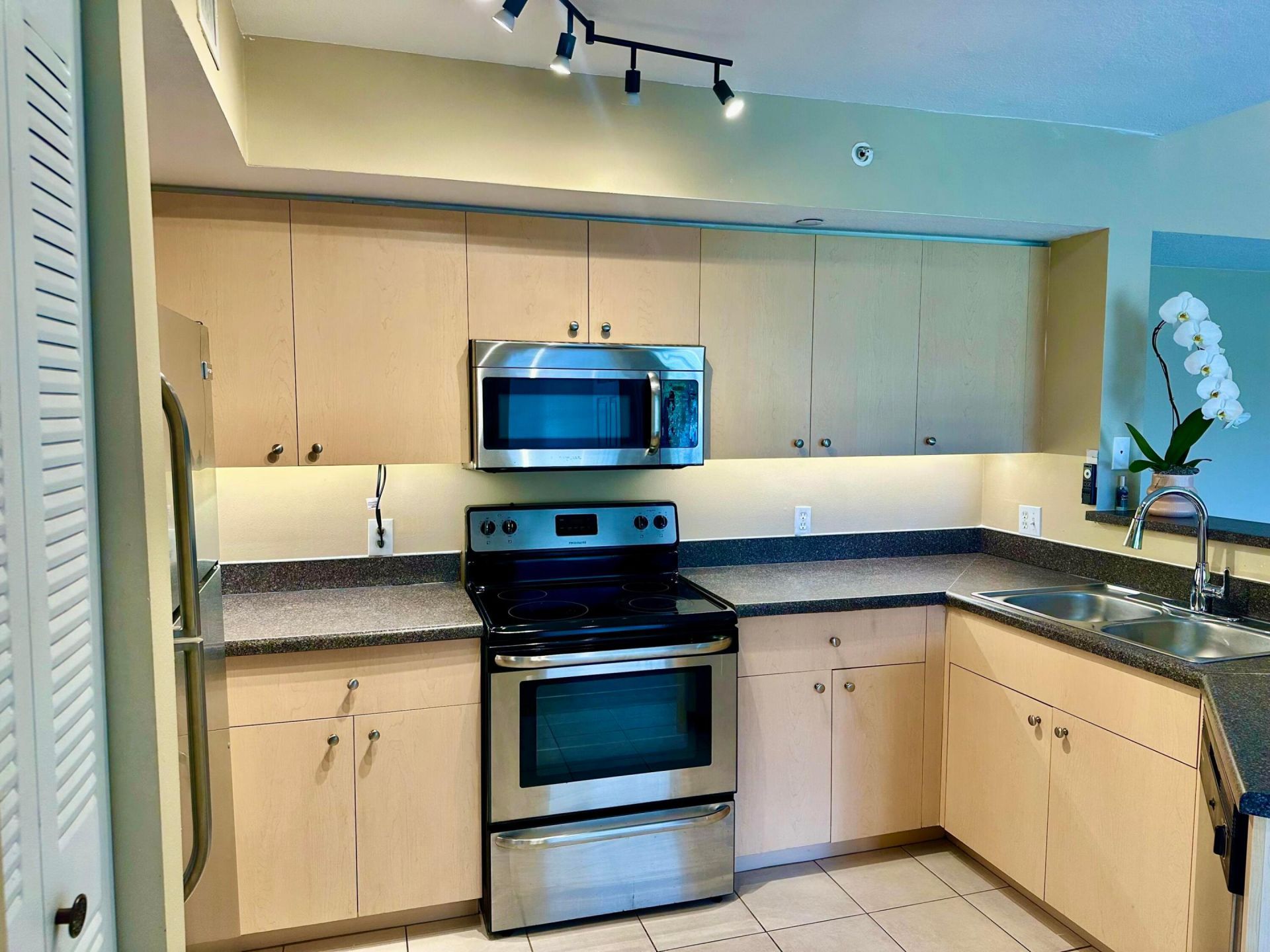 4151 San Marino Boulevard, Unit 308, West Palm Beach, FL 33409 Photo