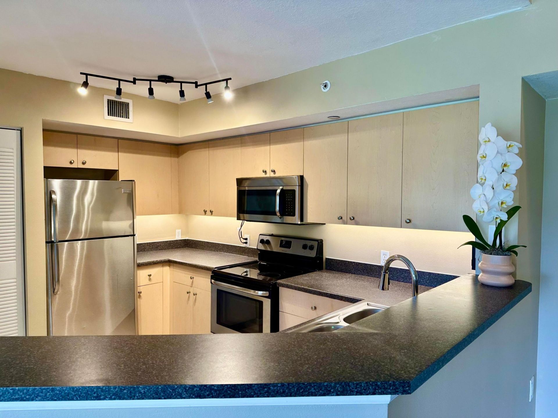 4151 San Marino Boulevard, Unit 308, West Palm Beach, FL 33409 Photo