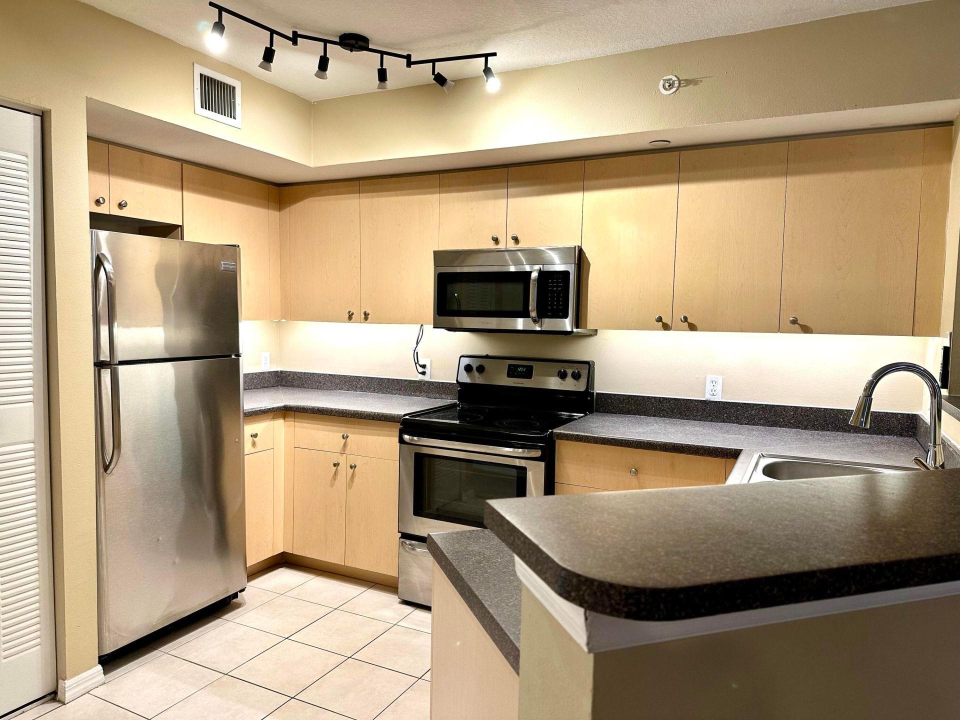 4151 San Marino Boulevard, Unit 308, West Palm Beach, FL 33409 Photo