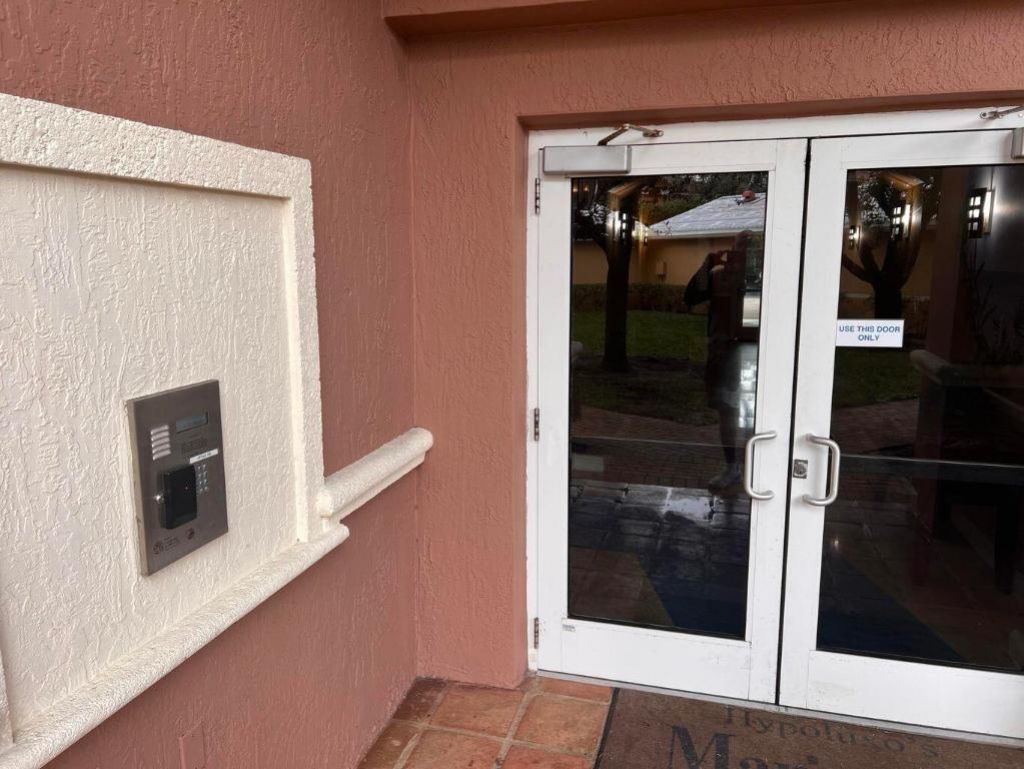 1000 Scotia Drive, Unit 302, Hypoluxo, FL 33462 Photo