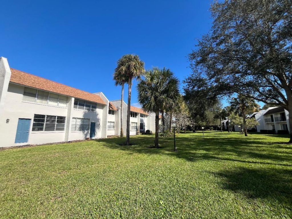 2885 SW 22nd Avenue, Unit 106, Delray Beach, FL 33445 Photo