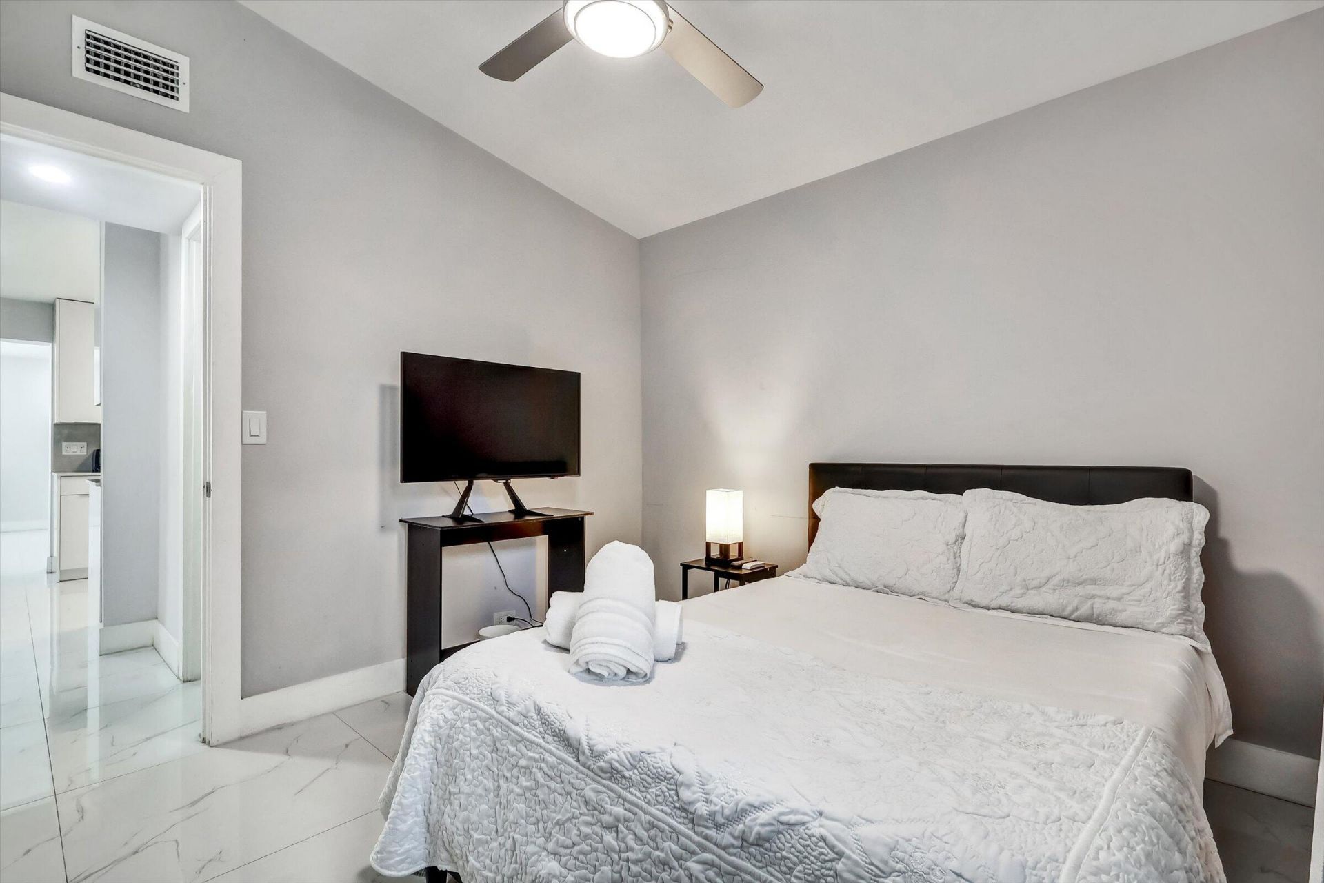 255 Glouchester Street, Boca Raton, FL 33487 Photo