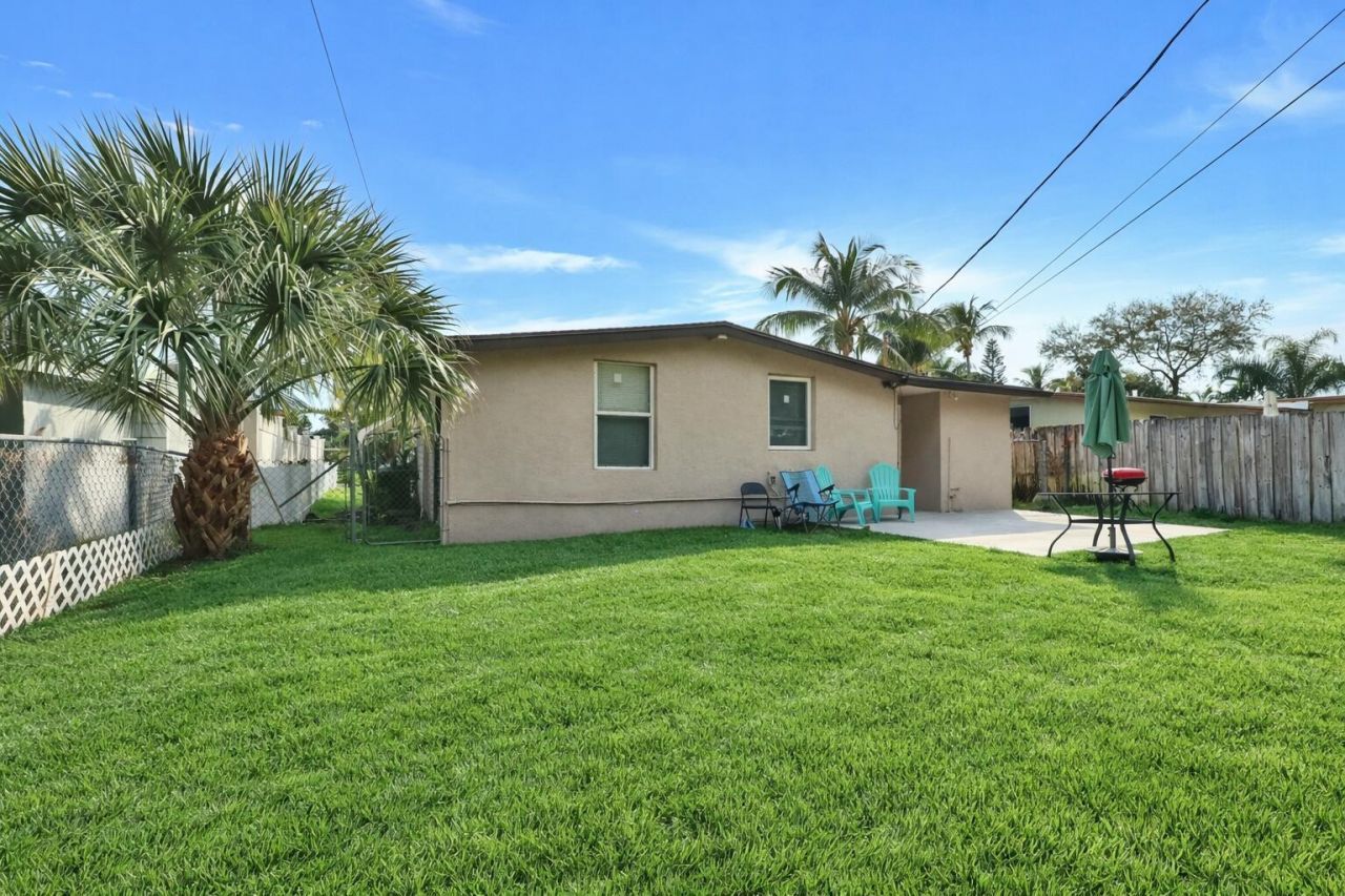 255 Glouchester Street, Boca Raton, FL 33487 Photo