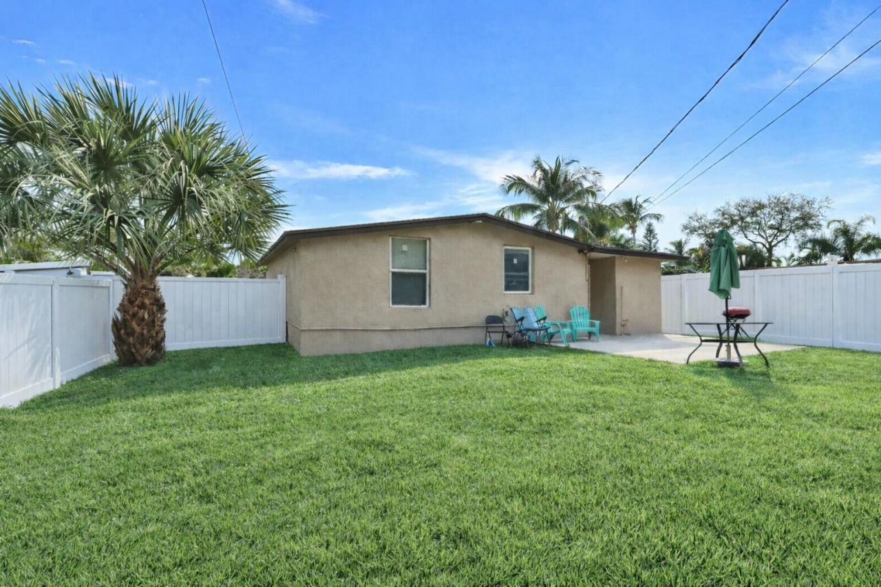 255 Glouchester Street, Boca Raton, FL 33487 Photo