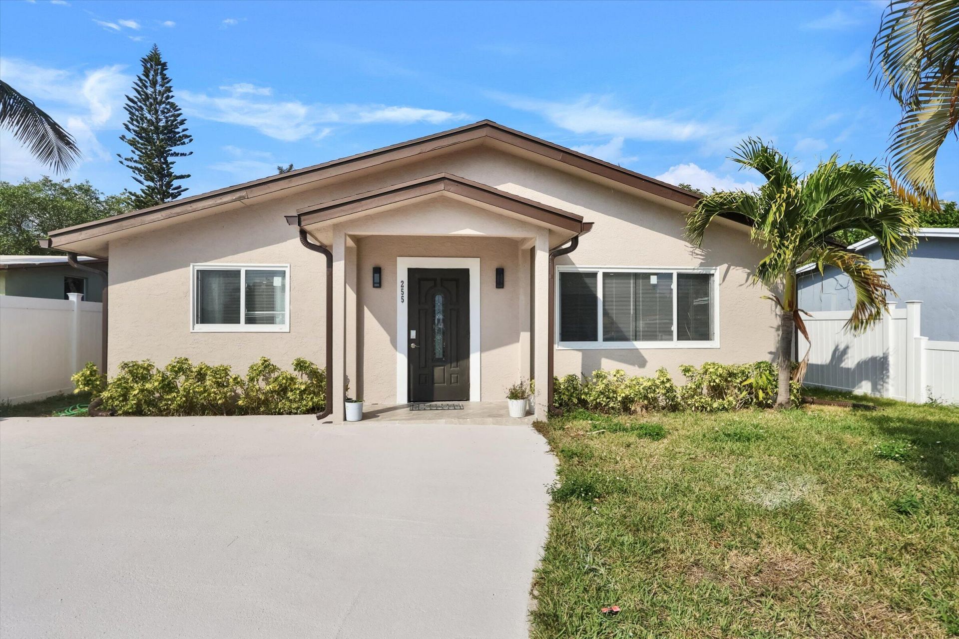 255 Glouchester Street, Boca Raton, FL 33487 Photo