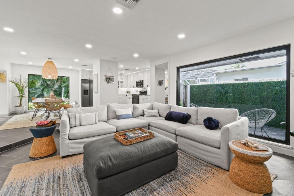 630 NE 15th Place, Boynton Beach, FL 33435 Photo