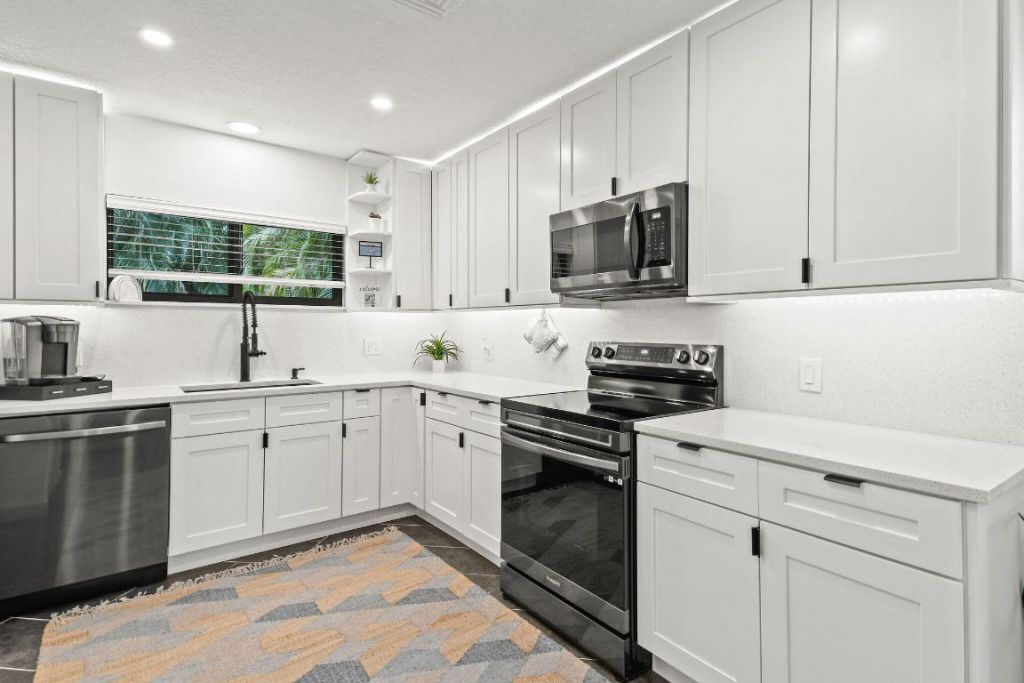 630 NE 15th Place, Boynton Beach, FL 33435 Photo