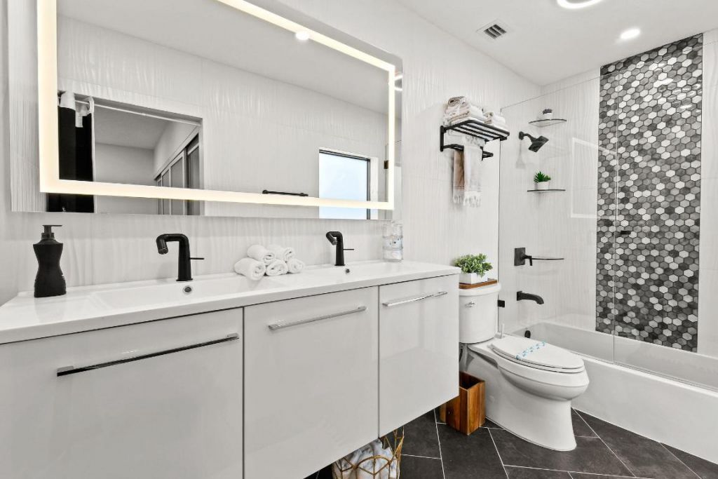 630 NE 15th Place, Boynton Beach, FL 33435 Photo