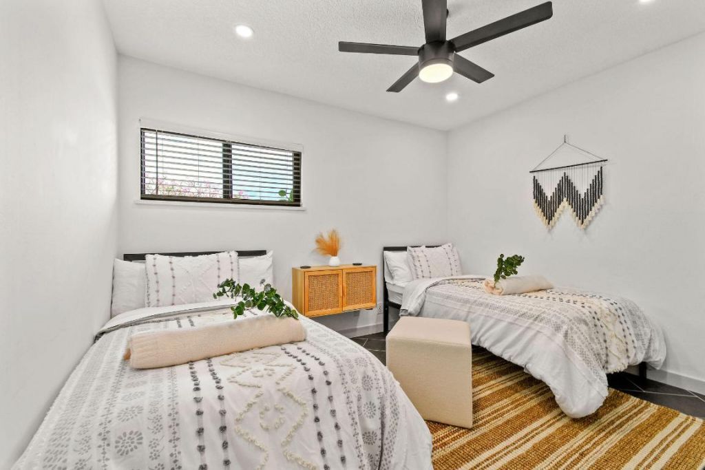 630 NE 15th Place, Boynton Beach, FL 33435 Photo