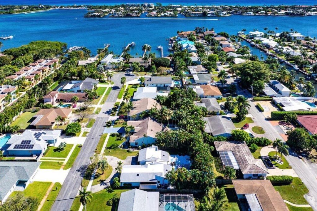 630 NE 15th Place, Boynton Beach, FL 33435 Photo