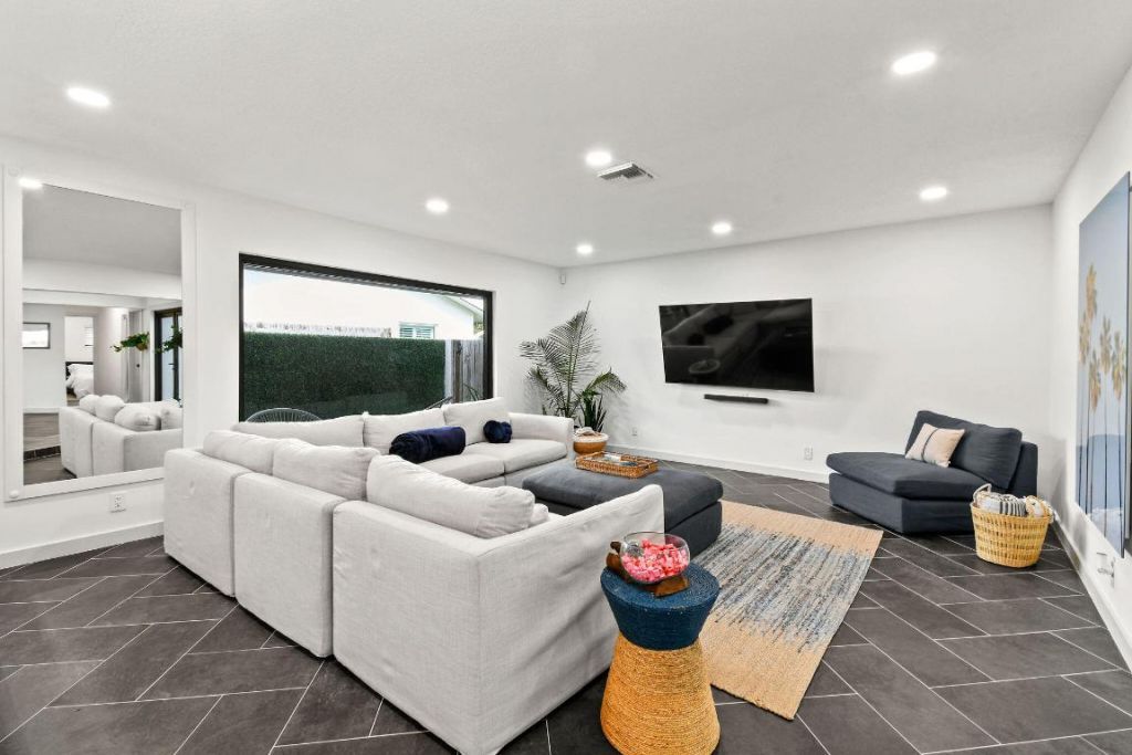 630 NE 15th Place, Boynton Beach, FL 33435 Photo