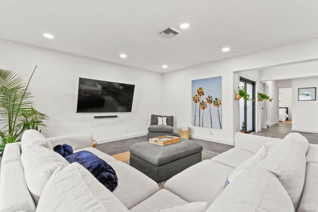 630 NE 15th Place, Boynton Beach, FL 33435 Photo