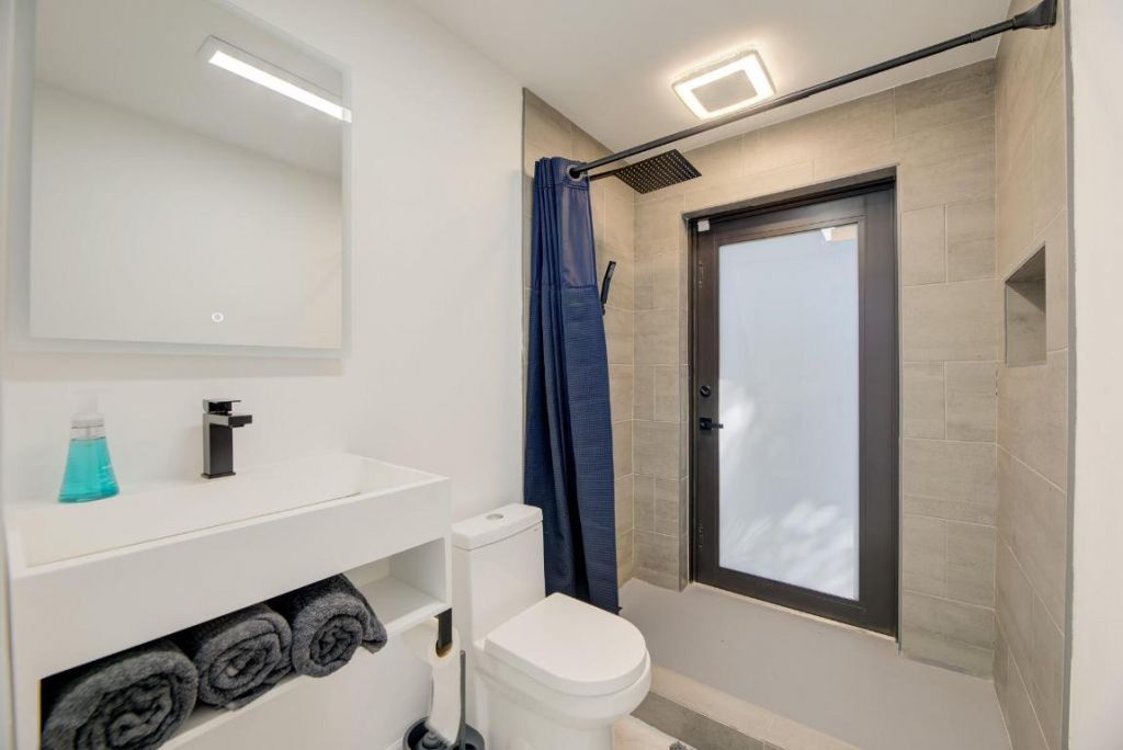 3000 NE 21st Terrace Ne, Fort Lauderdale, FL 33306 Photo