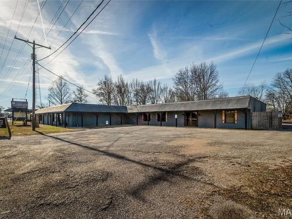 1323 S Washington, Duquoin, IL 62832